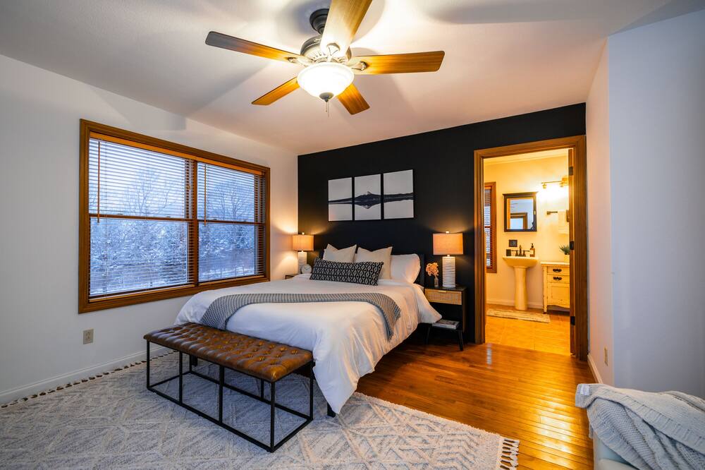 Photo of Bedroom in Mountain Base