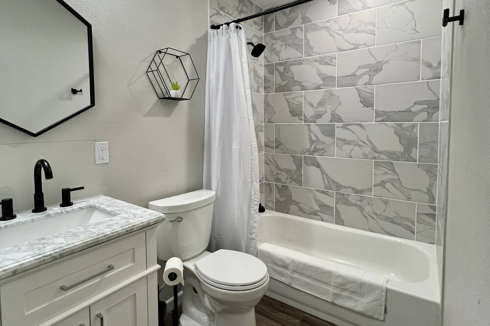 Photo of Bathroom in Whitesboro