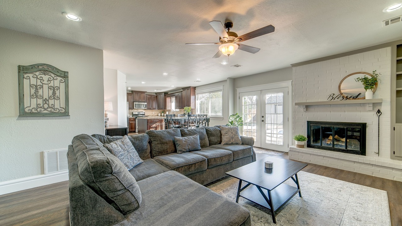 Photo of Livingroom in Owasso