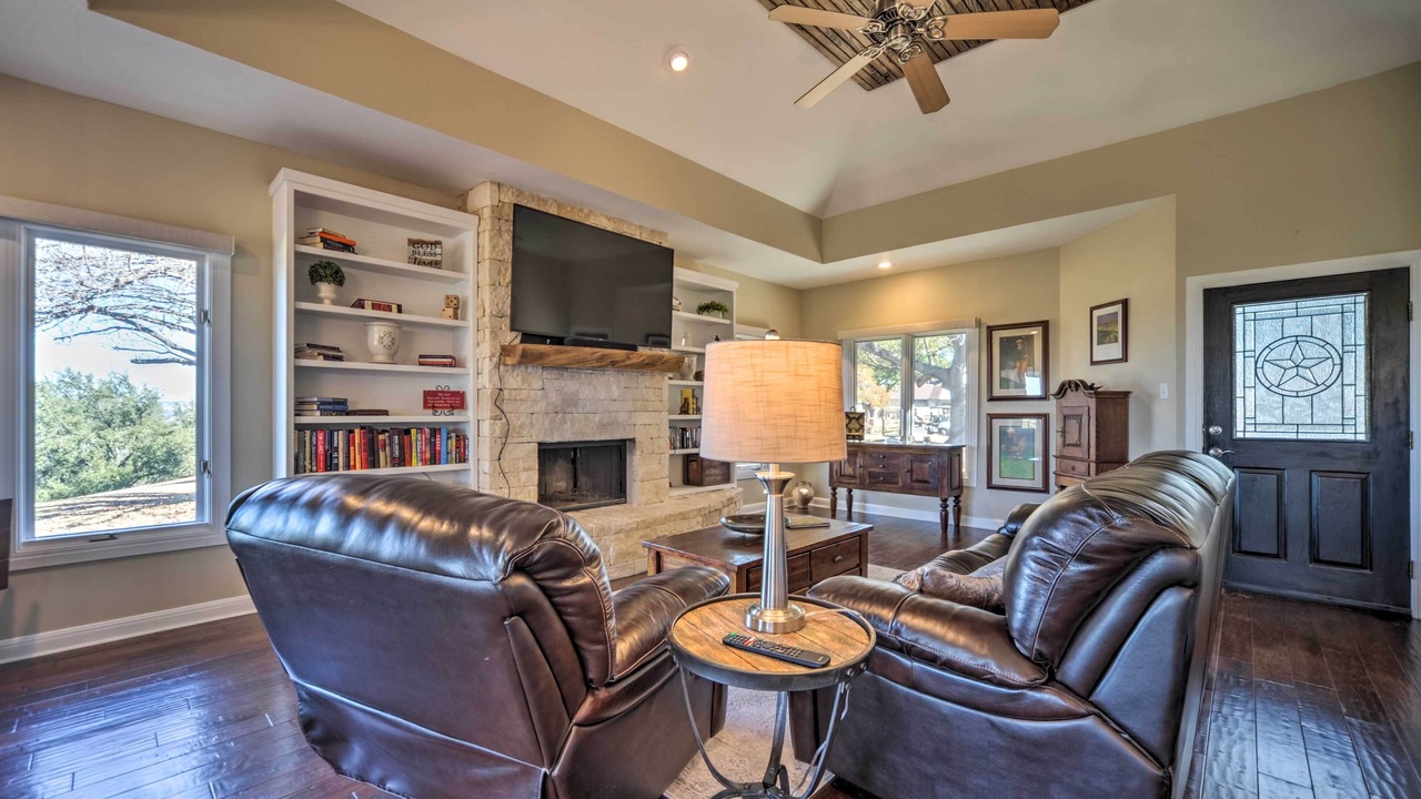 Photo of Livingroom in Barton Creek Lakeside