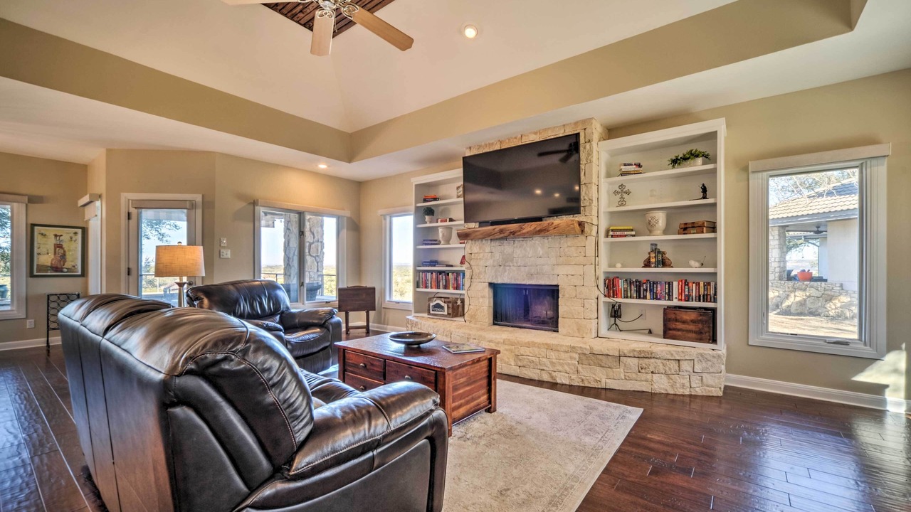 Photo of Livingroom in Barton Creek Lakeside