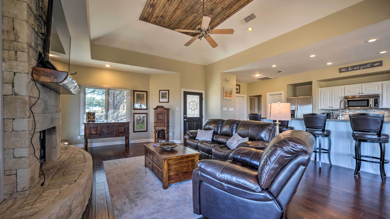 Photo of Livingroom in Barton Creek Lakeside