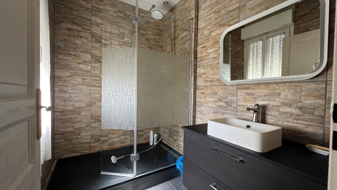 Photo of Bedroom in Asnieres-sur-Seine