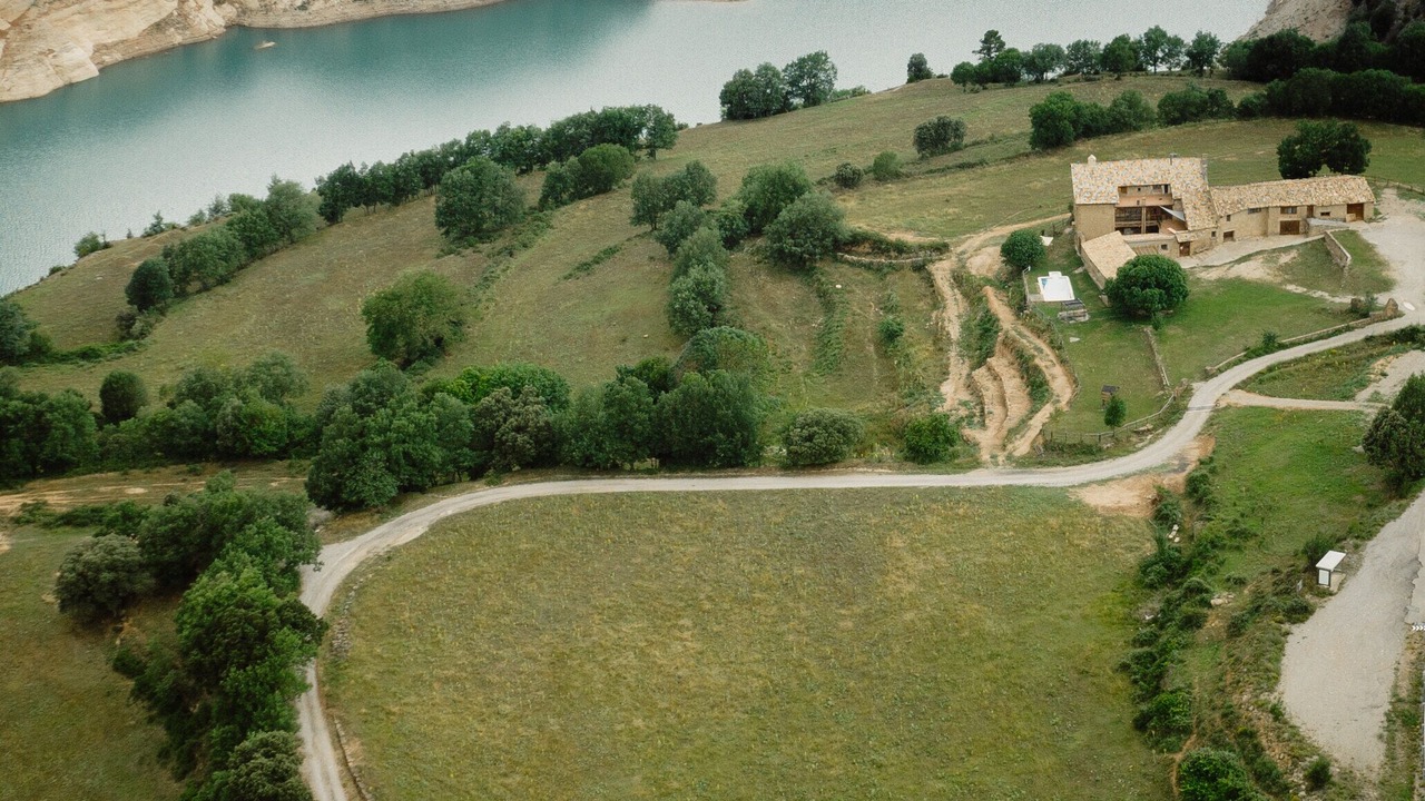 Photo of Outdoor in Naves