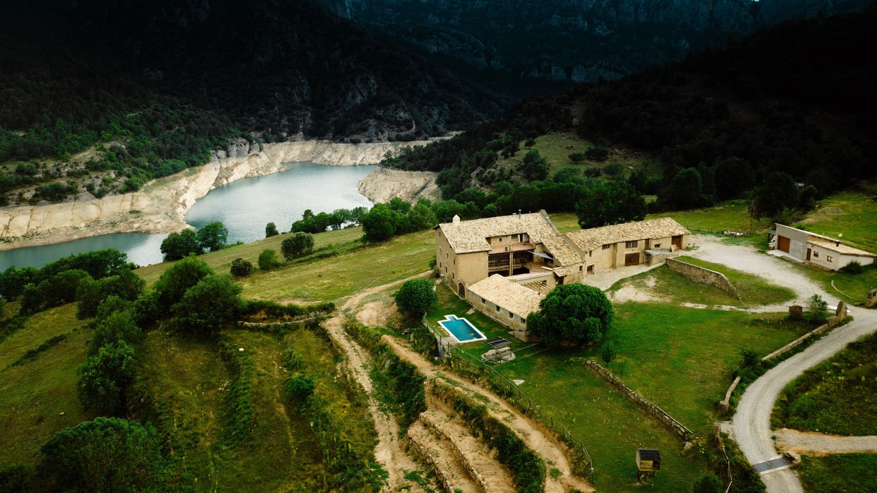 Photo of Outdoor in Naves