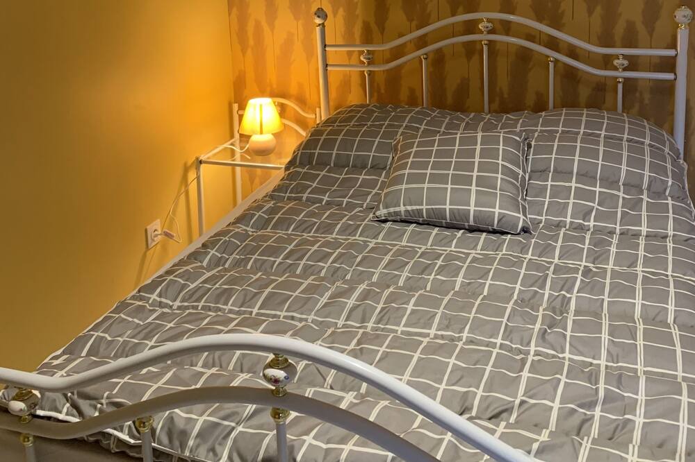 Photo of Bedroom in Harcy