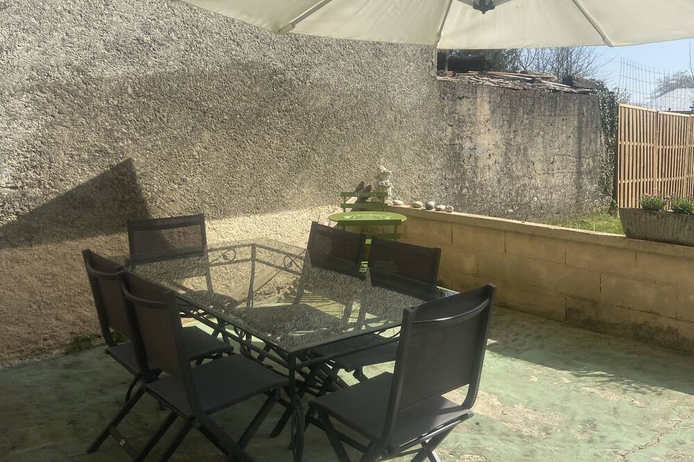 Photo of Outdoor in Harcy