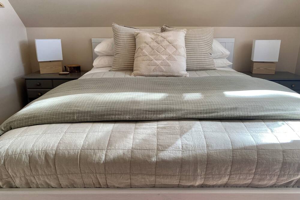 Photo of Bedroom in Clarendon