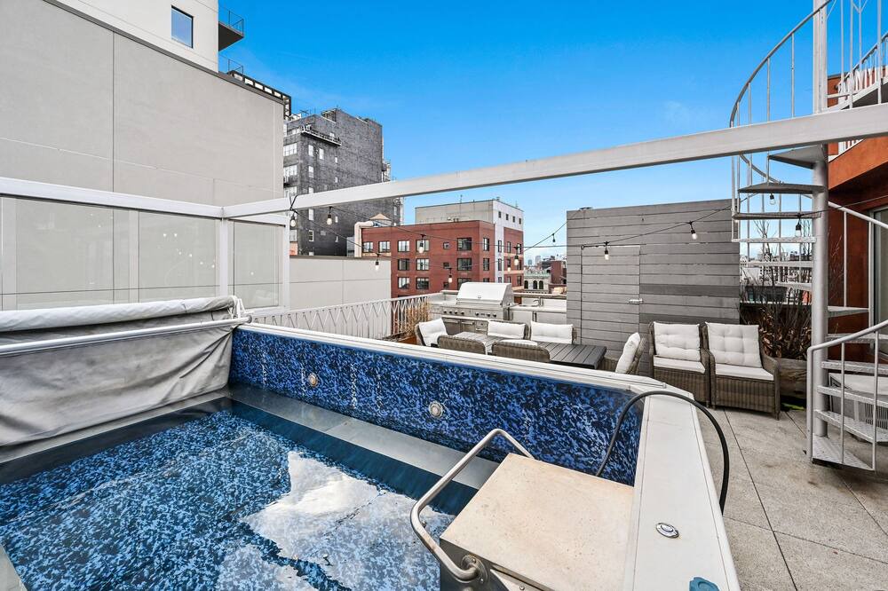 Photo of Outdoor in Bowery