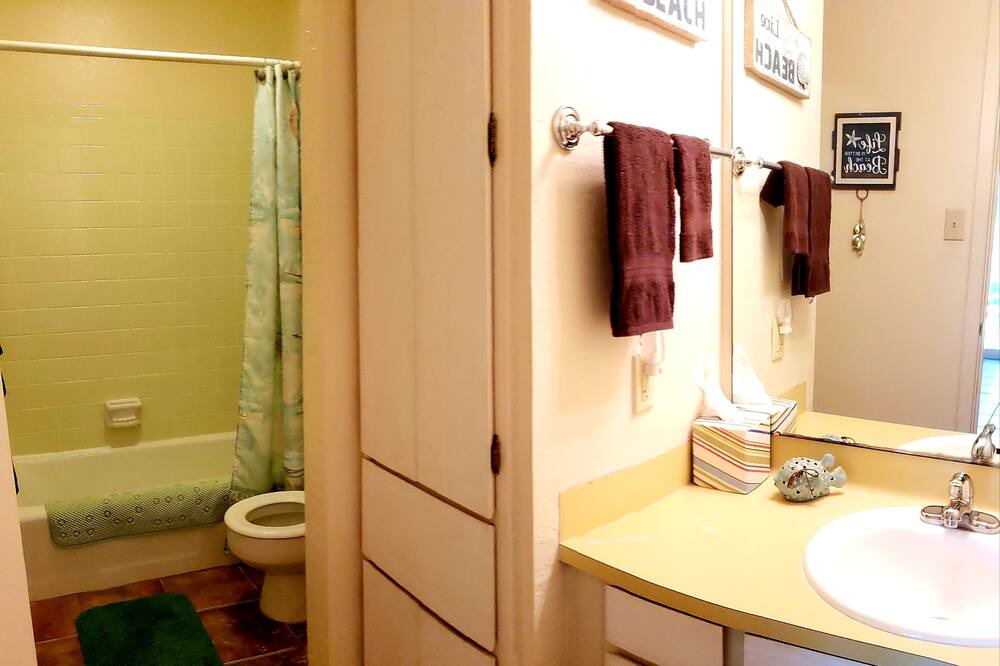 Photo of Bathroom in Sailhouse