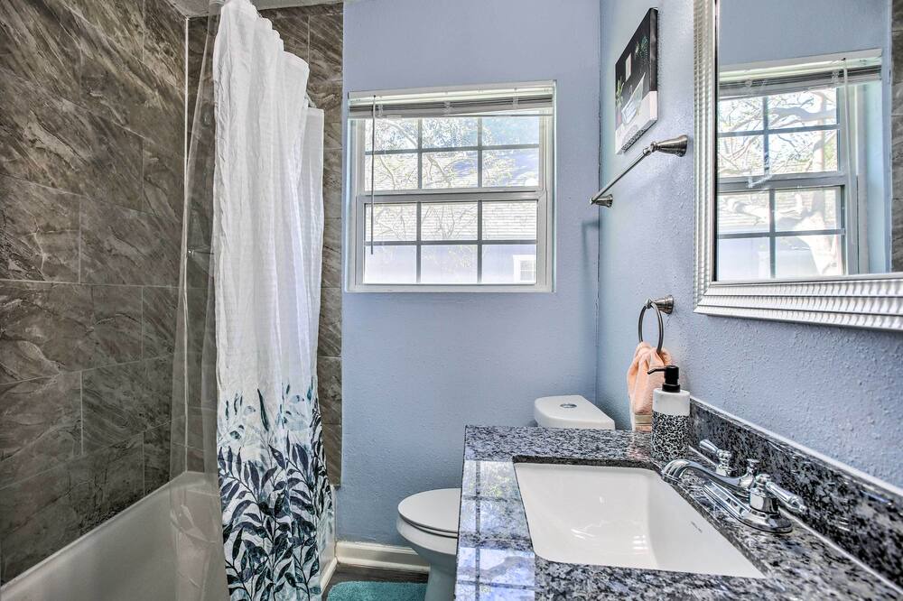Photo of Bathroom in Freeport