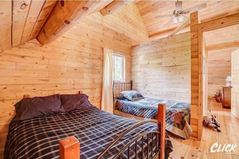 Photo of Bedroom in Leslie-Clapham-et-Huddersfield