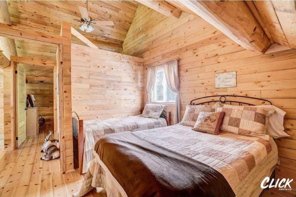 Photo of Bedroom in Leslie-Clapham-et-Huddersfield