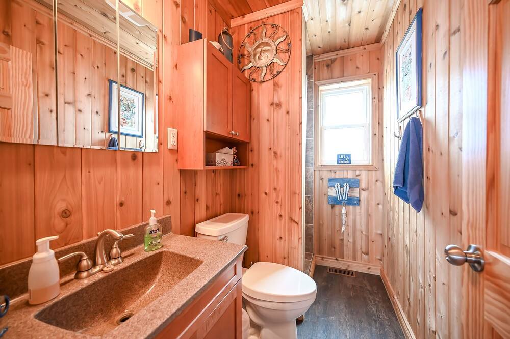 Photo of Bathroom in Long Point