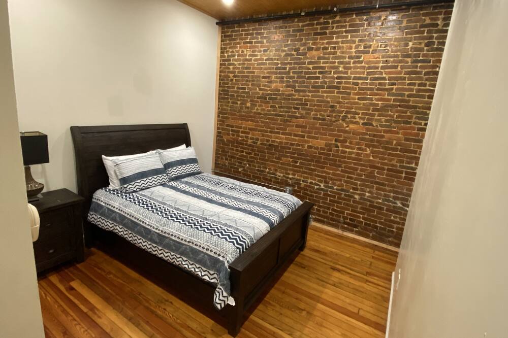 Photo of Bedroom in Russellville