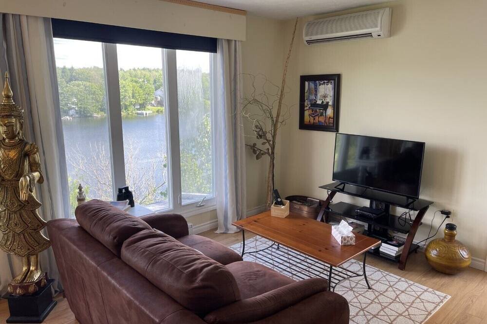 Photo of Livingroom in Sherbrooke