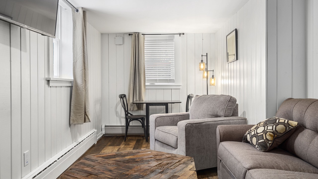 Photo of Others in Bartlett