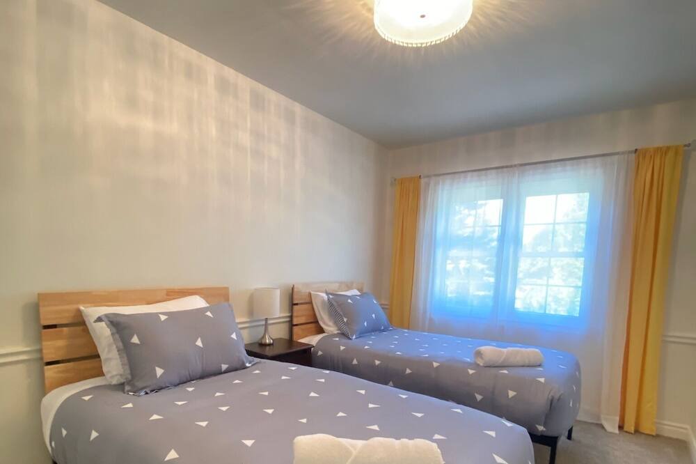 Photo of Bedroom in Kincardine