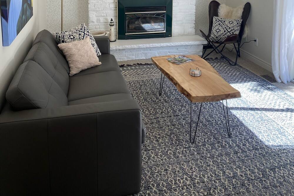 Photo of Livingroom in Kincardine