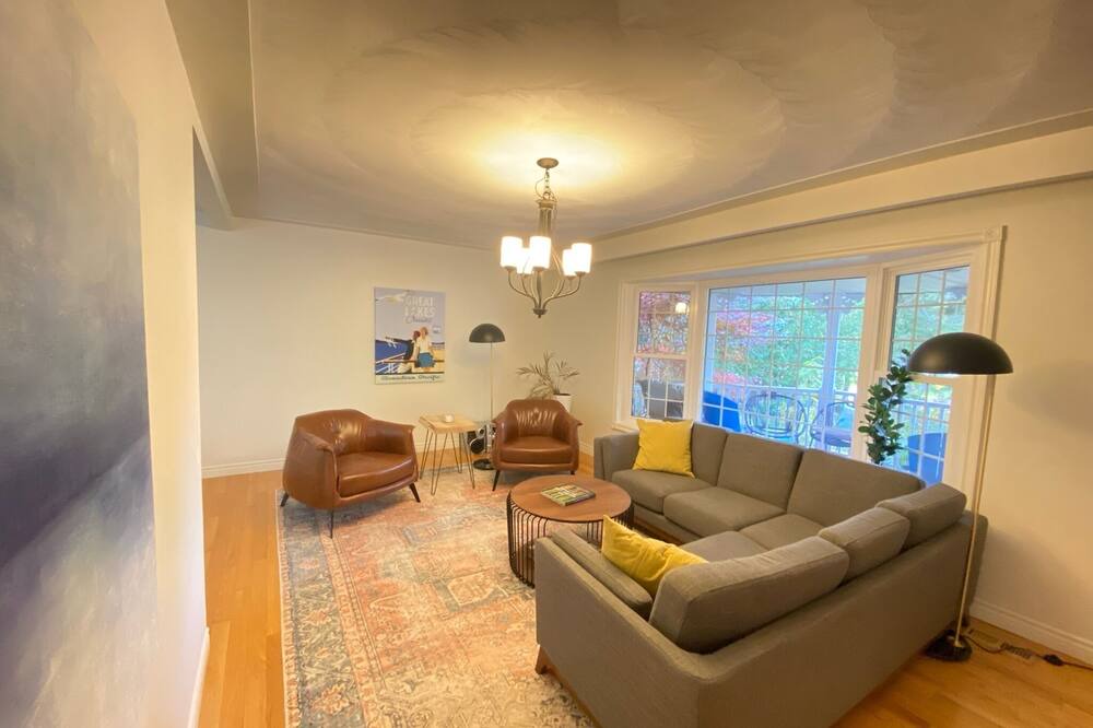 Photo of Livingroom in Kincardine