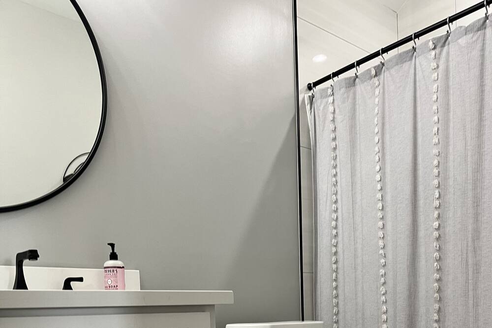Photo of Bathroom in Arabi