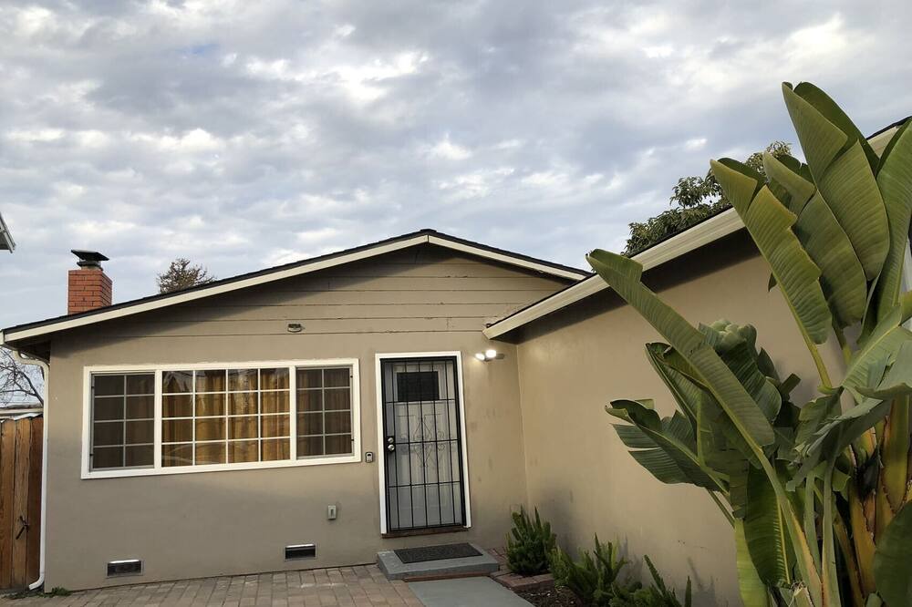 Photo of Outdoor in East Palo Alto