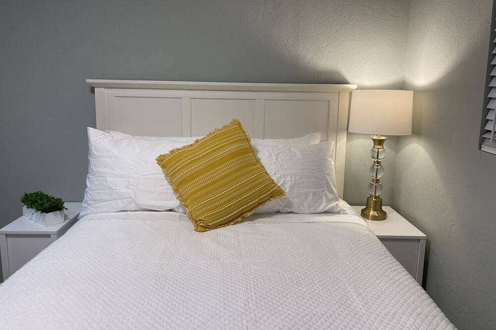 Photo of Bedroom in East Palo Alto