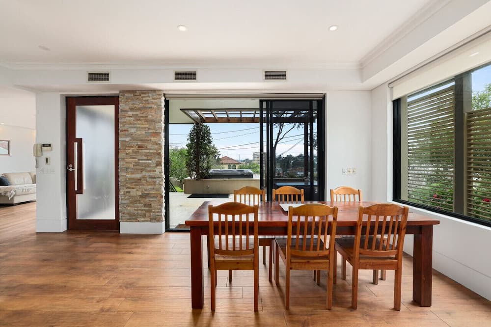 Photo of Others in Queenscliff