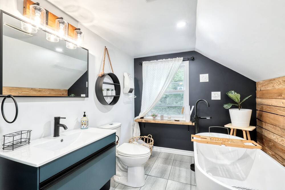 Photo of Bathroom in Saint-Gabriel-de-Brandon