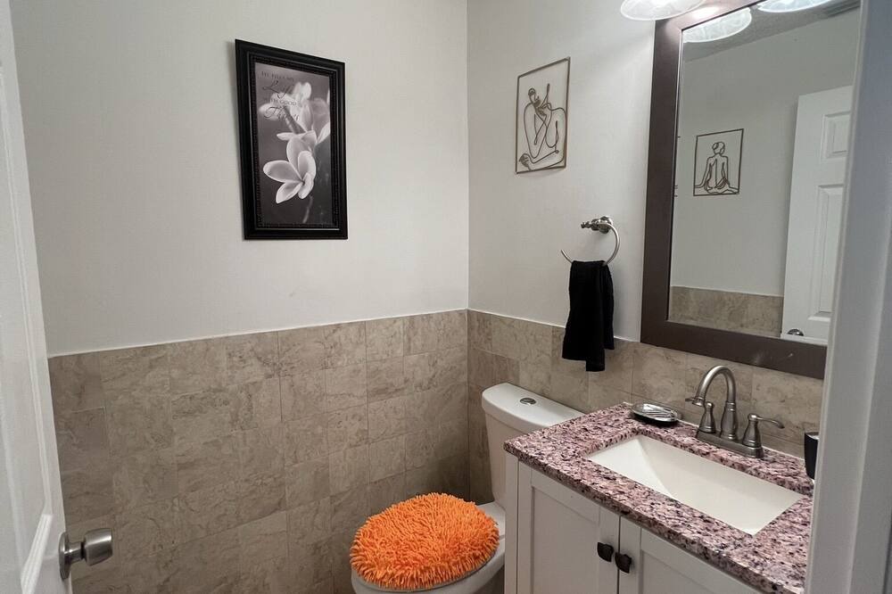 Photo of Bathroom in Country Walk