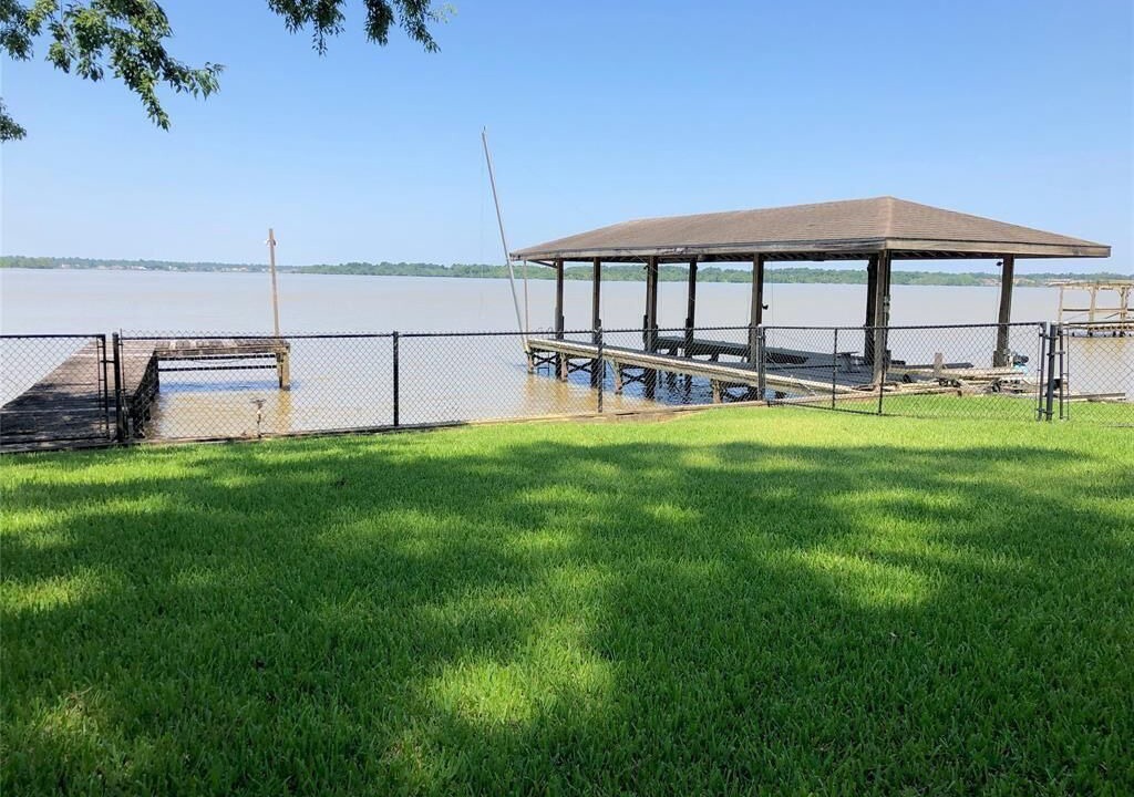 Photo of Buildings in Lake Houston