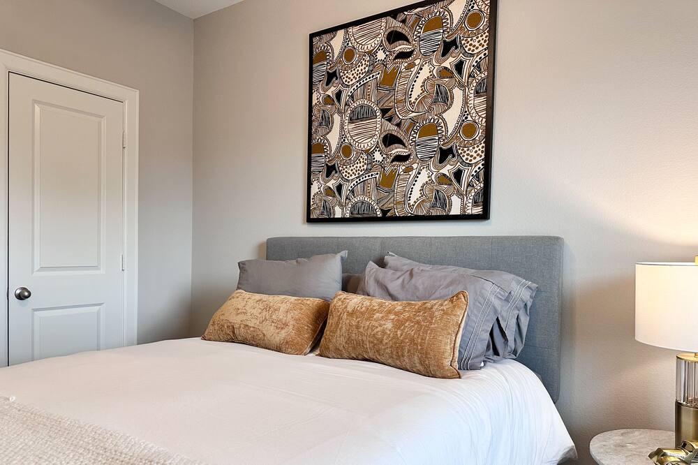Photo of Bedroom in Shady Acres
