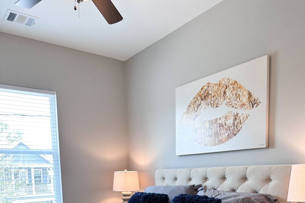 Photo of Bedroom in Shady Acres