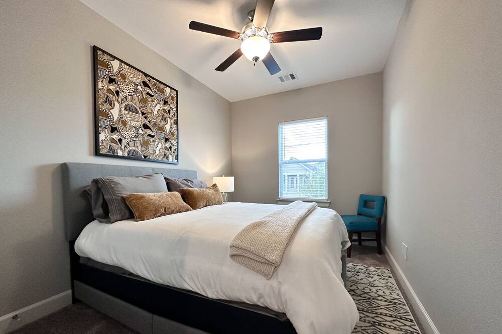 Photo of Bedroom in Shady Acres