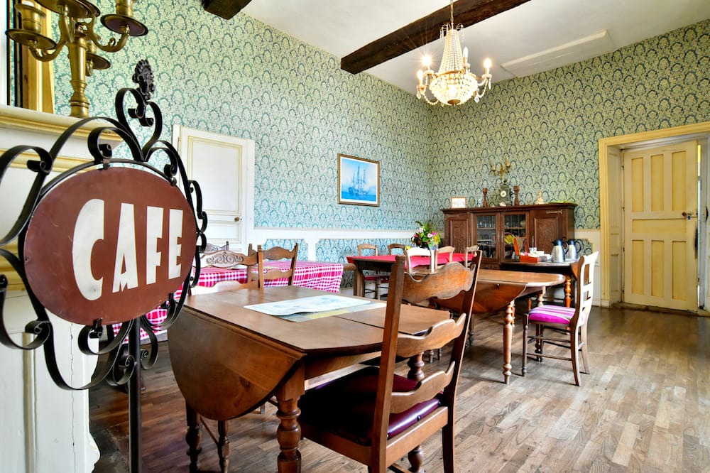 Photo of Livingroom in Baguer-Morvan