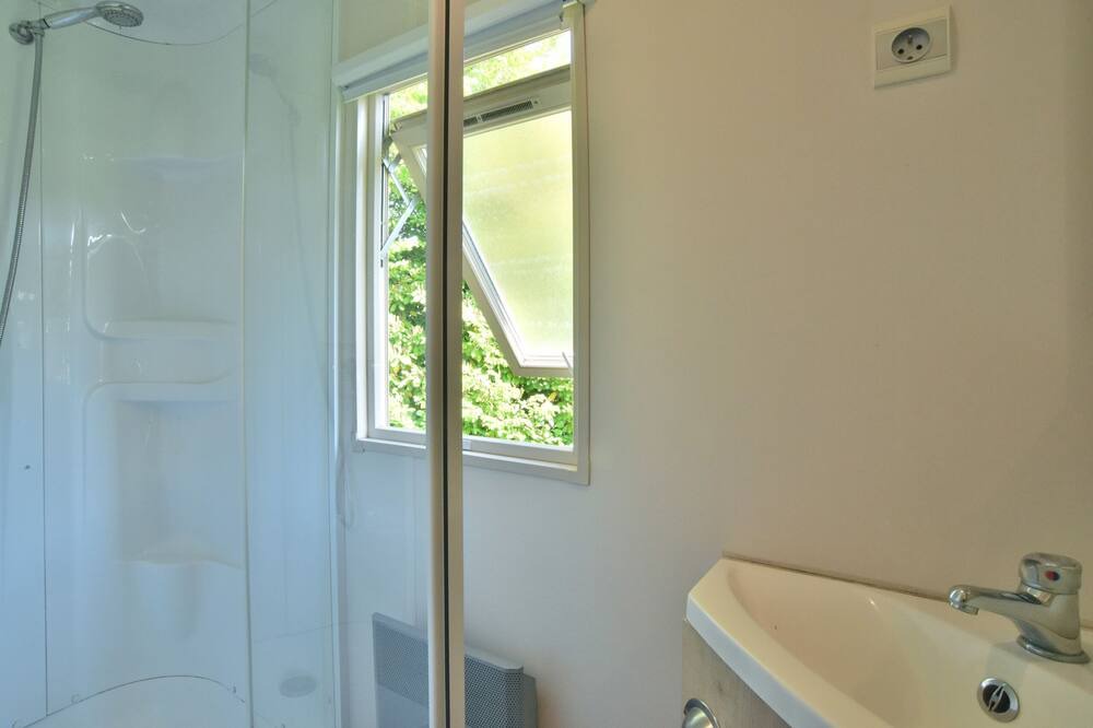 Photo of Bathroom in Baguer-Morvan