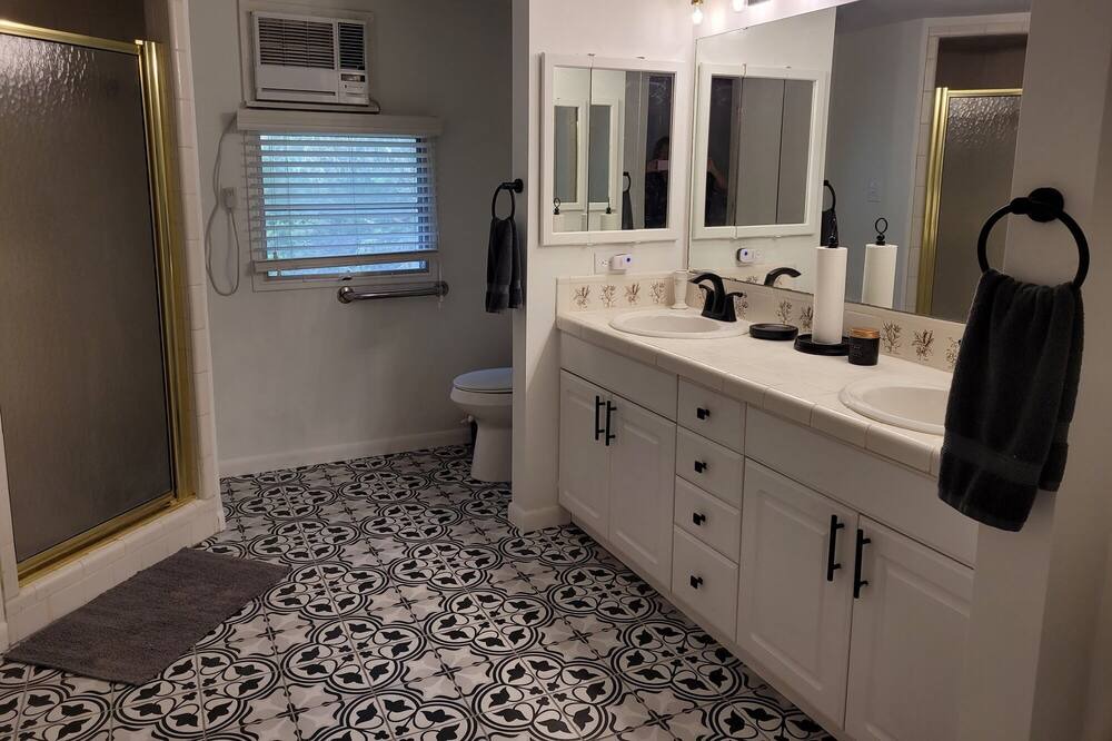 Photo of Bathroom in Vanderpool