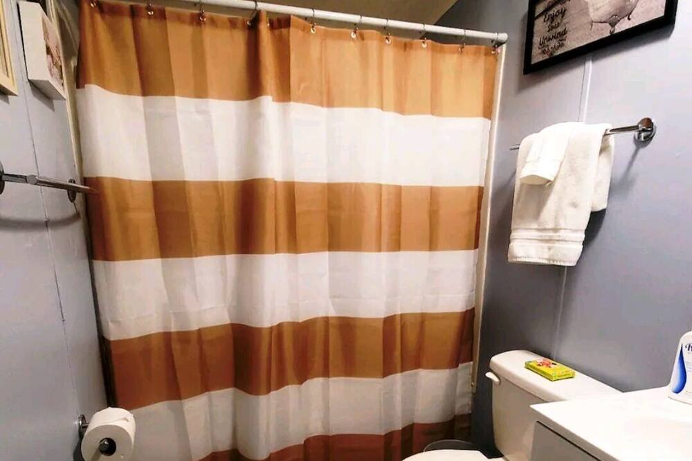 Photo of Bathroom in Dogwood