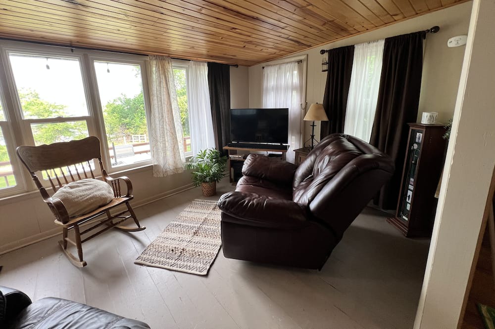 Photo of Livingroom in Neal