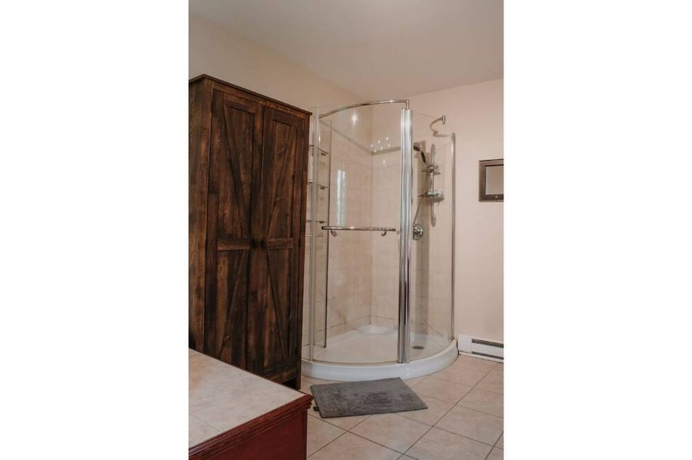 Photo of Bathroom in Lambton