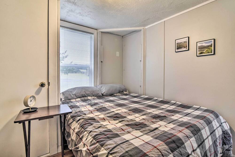 Photo of Bedroom in Lewis County
