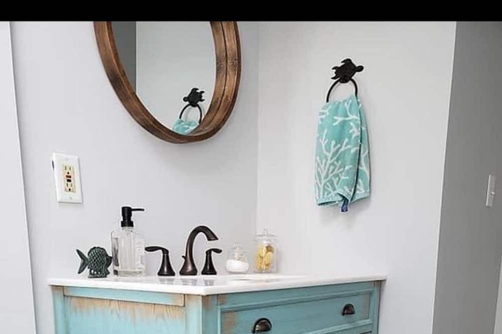 Photo of Bathroom in Ocean Gate