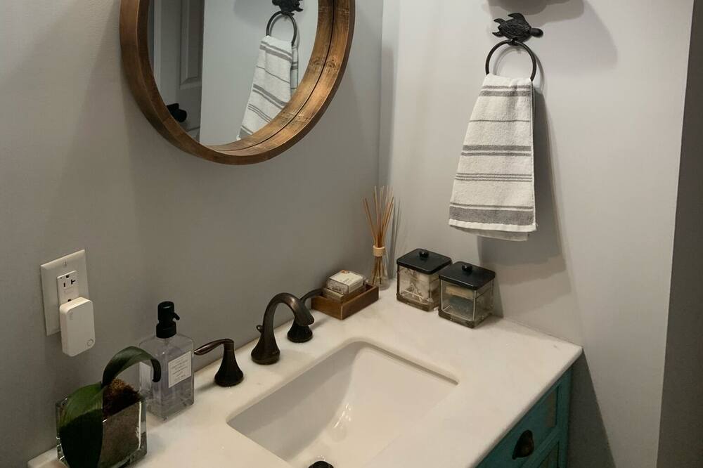 Photo of Bathroom in Ocean Gate