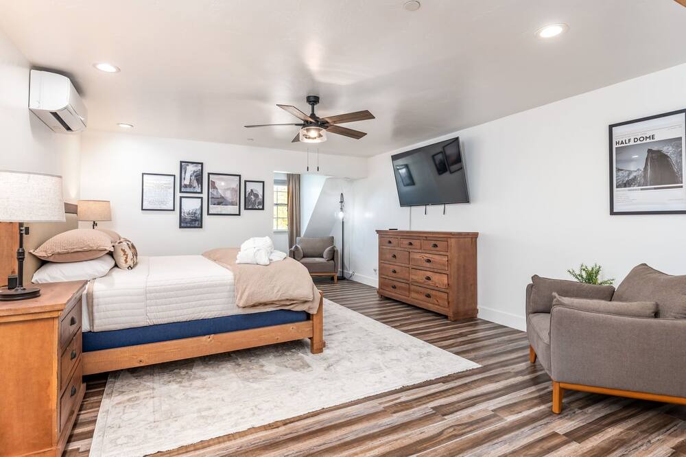 Photo of Bedroom in Oakhurst