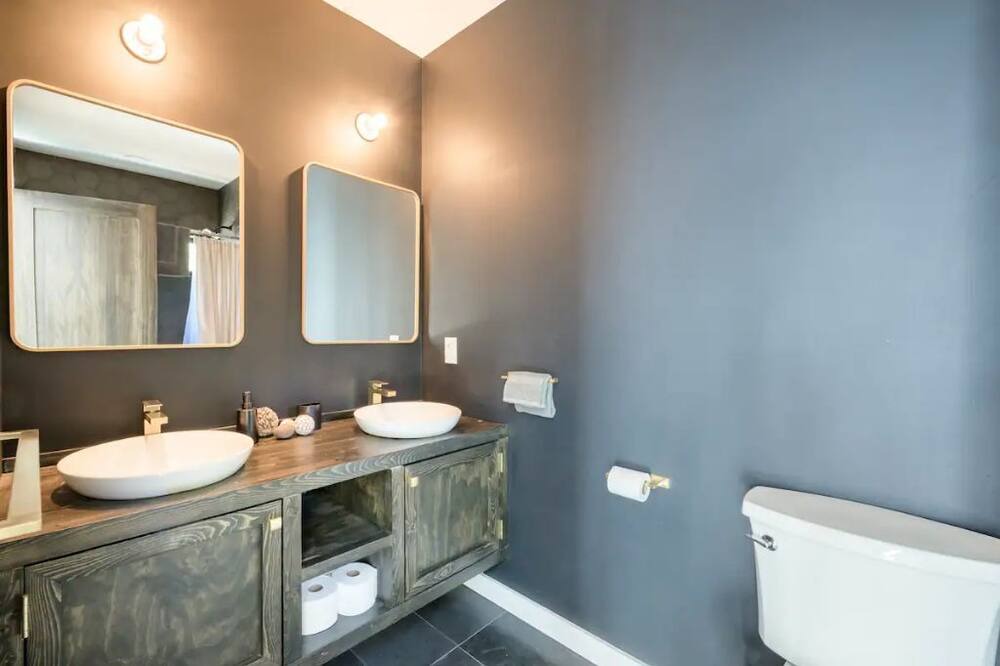 Photo of Bathroom in Haines Falls