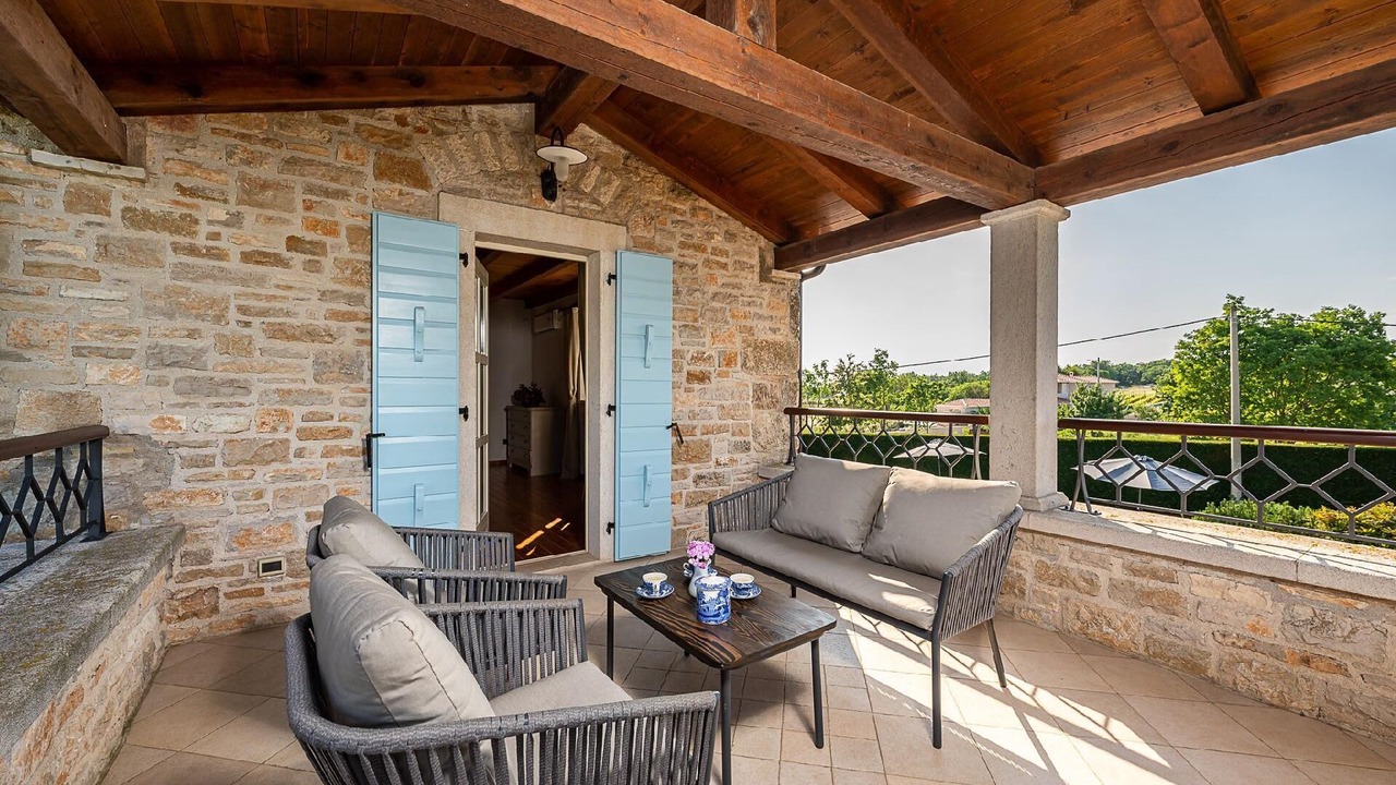Photo of Patio Balcony in Rapavel