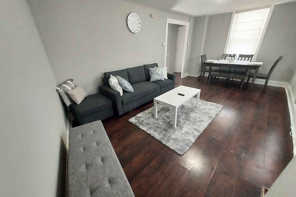 Photo of Livingroom in Burlington