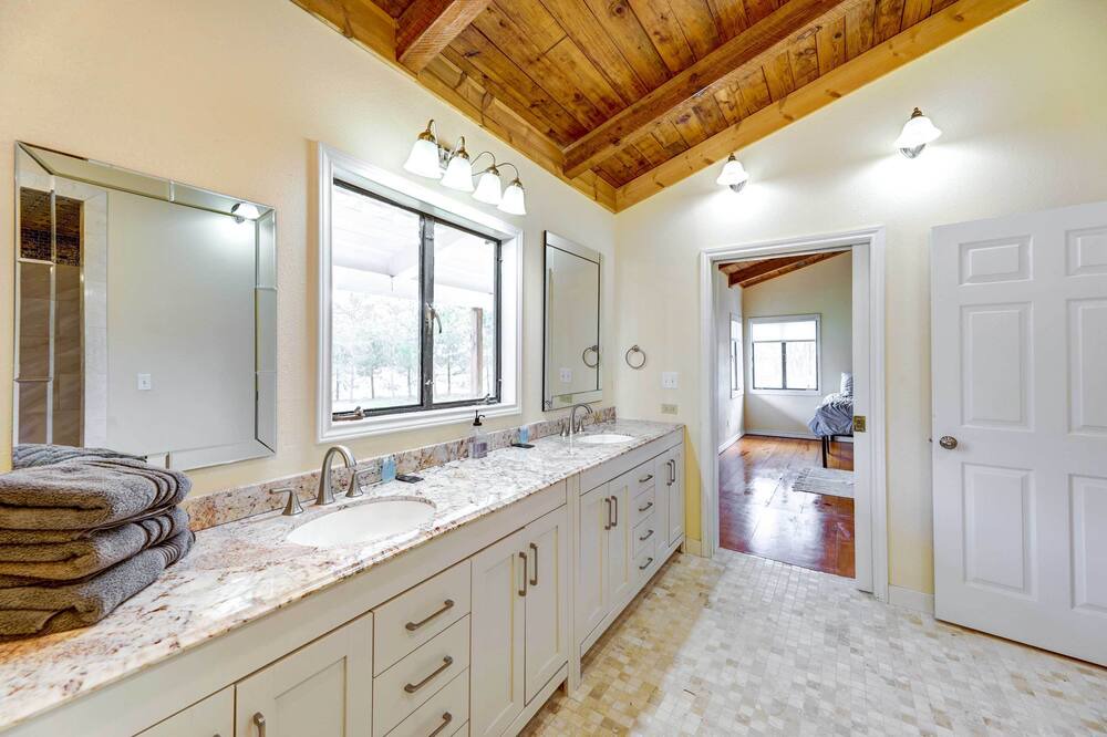 Photo of Bathroom in Smithville