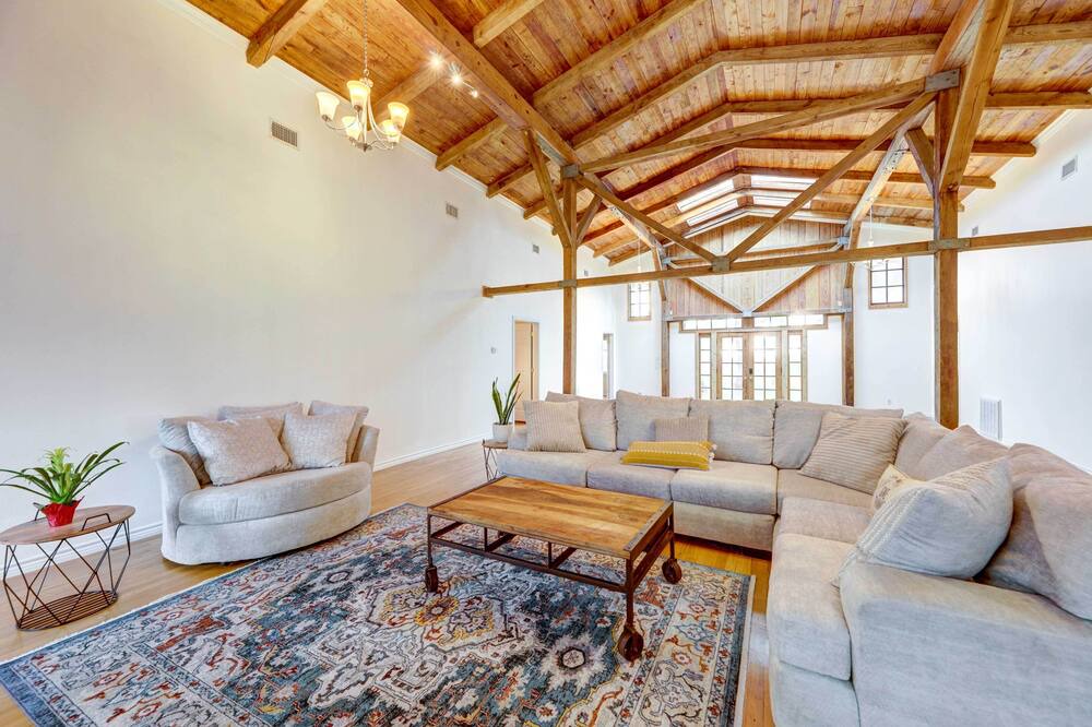 Photo of Livingroom in Smithville