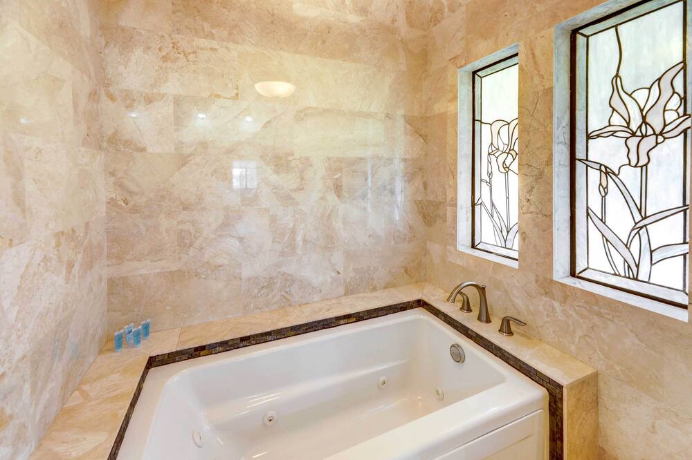 Photo of Bathroom in Smithville